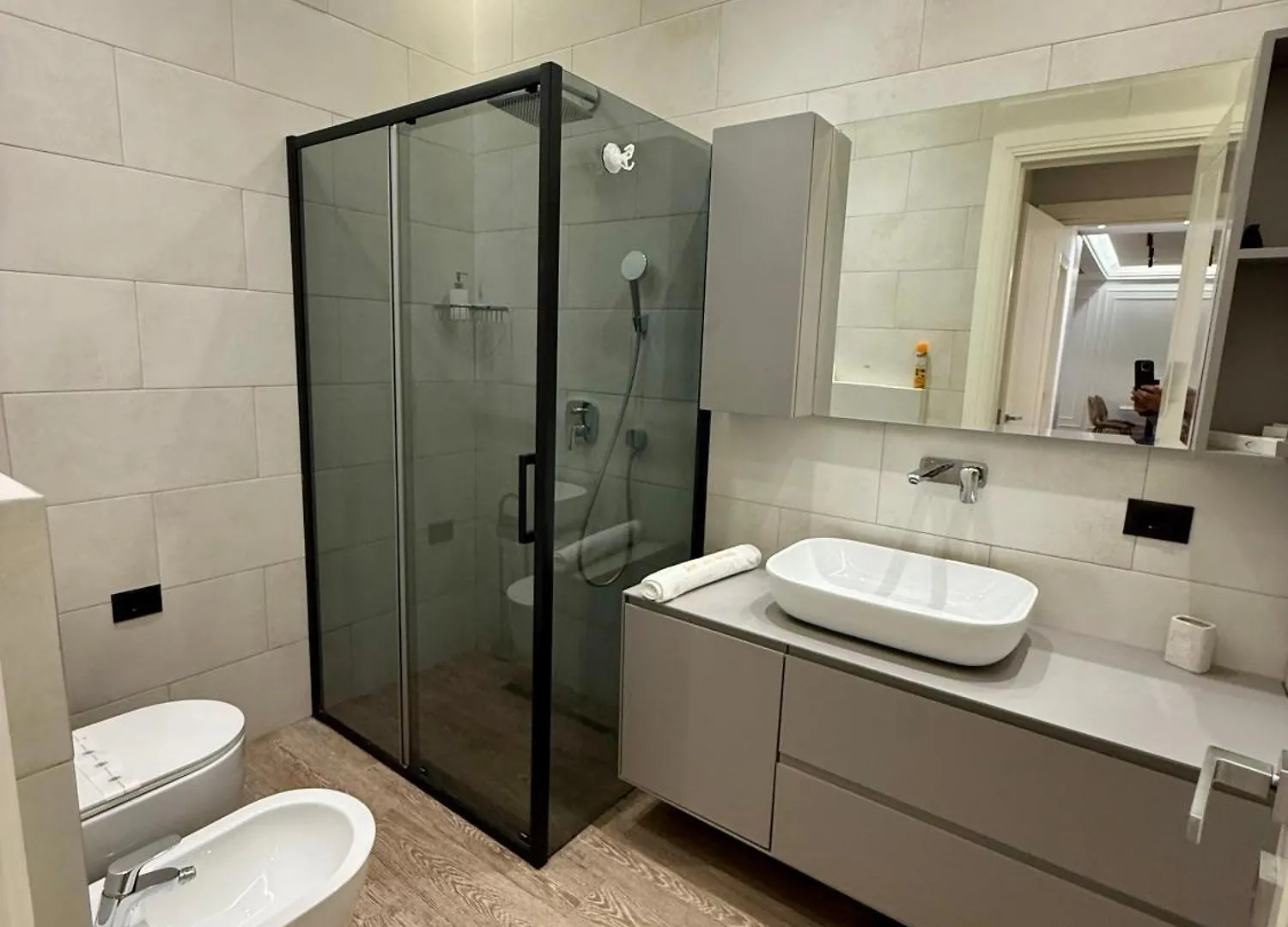 Daire Queen'S Luxury Apartaments Delijorgji Tiran