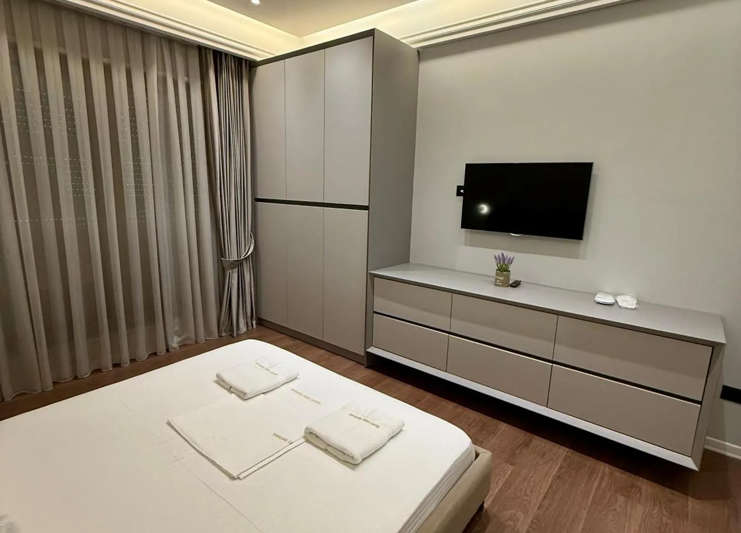 Queen'S Luxury Apartaments Delijorgji Tiran 0*,  Arnavutluk